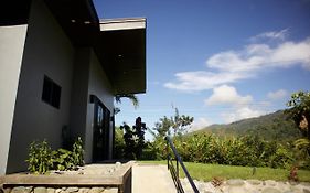 Jungle Home With King Beds -5 Minutes From The Beach